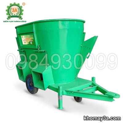Máy trộn rải thức ăn cho bò di động 3A11kW 1
