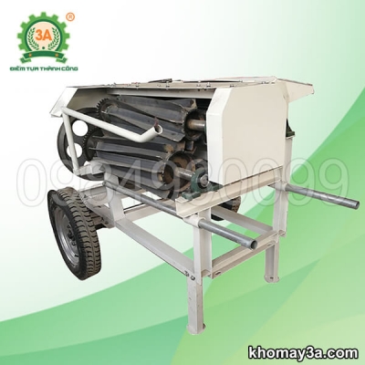 Máy tuốt vỏ cây gai