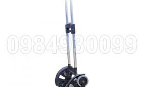 xay đẩy hàng leo cầu thang