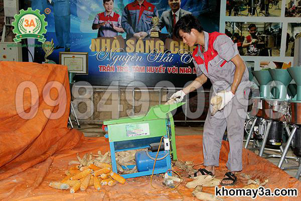 Máy bóc vỏ bắp
