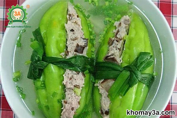 nấu canh mướp đắng nhồi thịt